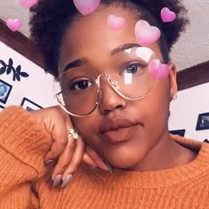 Meet your Posher, Khadijah